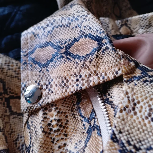 Women's Snake-Print Faux Leather Moto Jacket - Picture 8 of 9